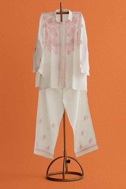White Co-ord Set In Chanderi Silk With Thread Work Dyeable