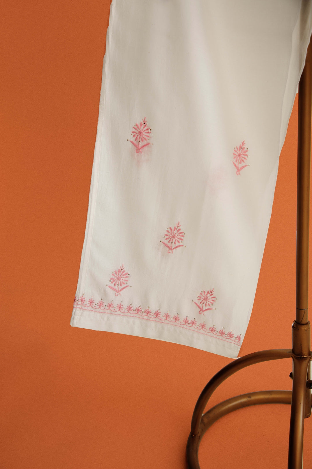 White Co-ord Set In Chanderi Silk With Thread Work Dyeable